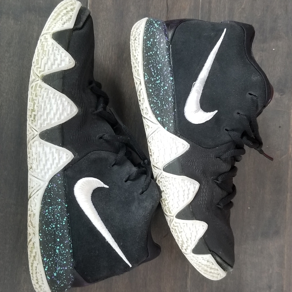 Boys Nike Kyrie 4 basketball shoes